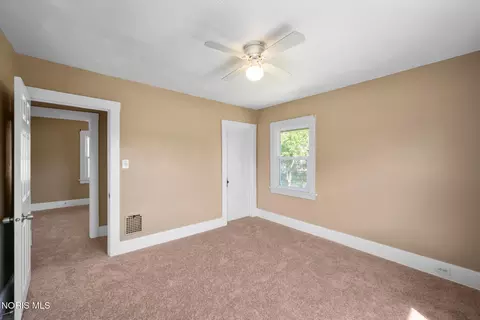 Bedroom - 2037 Joffre Ave, Toledo, OH 43607 photo 3 of 5