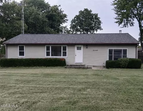 23349 W Centerfield Dr, Genoa, OH 43430