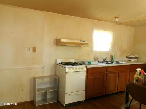 Kitchen - 102 N 3rd St, Continental, OH 45831 photo 2 of 3