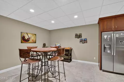 Dining - 1526 Jacobs Dr, Oregon, OH 43616 photo 4 of 5