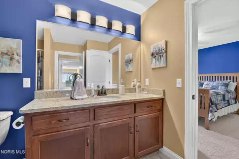 Bath - 1526 Jacobs Dr, Oregon, OH 43616 photo 3 of 10