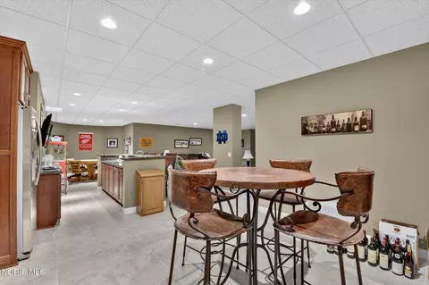 Dining - 1526 Jacobs Dr, Oregon, OH 43616 photo 5 of 5