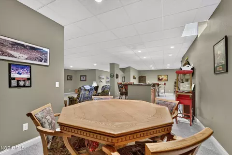 Dining - 1526 Jacobs Dr, Oregon, OH 43616 photo 3 of 5