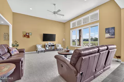 Living - 1526 Jacobs Dr, Oregon, OH 43616 photo 1 of 5