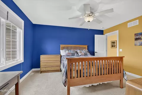 Bedroom - 1526 Jacobs Dr, Oregon, OH 43616 photo 5 of 7