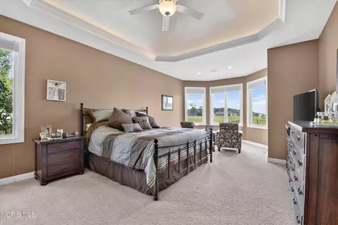 Bedroom - 1526 Jacobs Dr, Oregon, OH 43616 photo 6 of 7