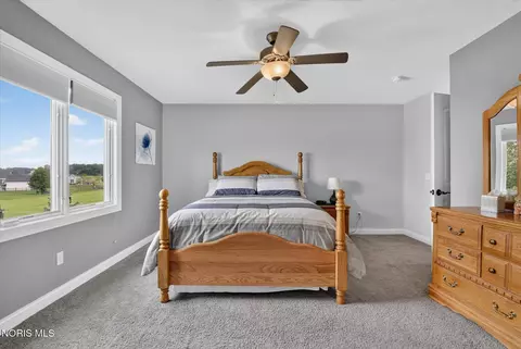 Bedroom - 1526 Jacobs Dr, Oregon, OH 43616 photo 2 of 7