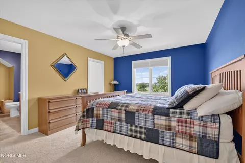 Bedroom - 1526 Jacobs Dr, Oregon, OH 43616 photo 4 of 7