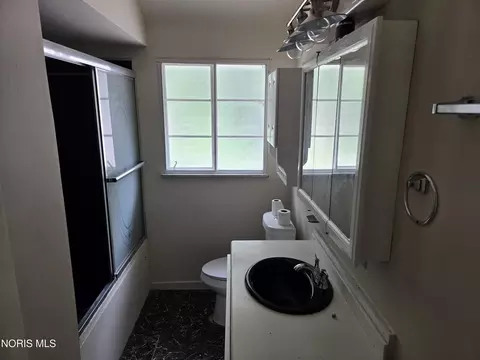 Bath - 744 Cuthbert Rd, Toledo, OH 43607 photo 1 of 1