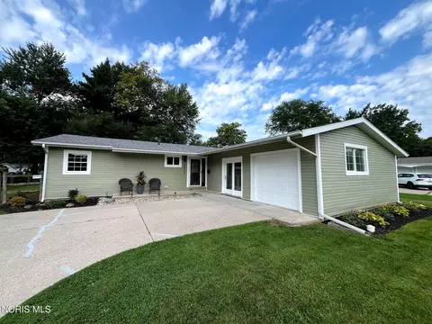 5937 Graystone Dr, Sylvania, OH 43560