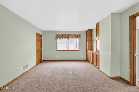 Living - 255 E South St, Mccomb, OH 45858 photo 2 of 3