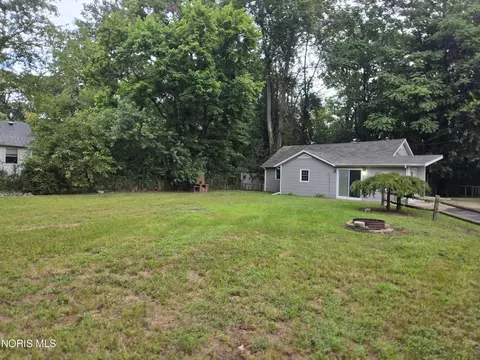727 Countway Rd, Holland, OH 43528