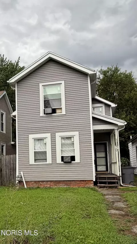1050 Harding Dr, Toledo, OH 43609