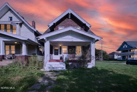 1025 Radcliffe Dr, Toledo, OH 43609