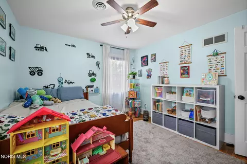 Bedroom - 3012 Heatherdowns Dr, Findlay, OH 45840 photo 5 of 9