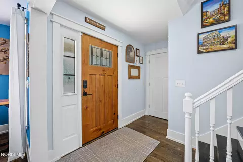Entry Way - 3012 Heatherdowns Dr, Findlay, OH 45840 photo 1 of 3