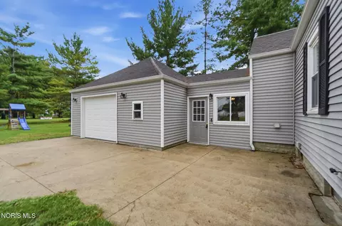 Exterior - 142 East St, Ottoville, OH 45876 photo 9 of 10