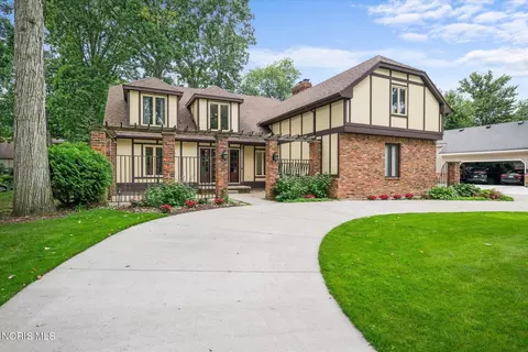 5253 Tavistock Dr, Toledo, OH 43623