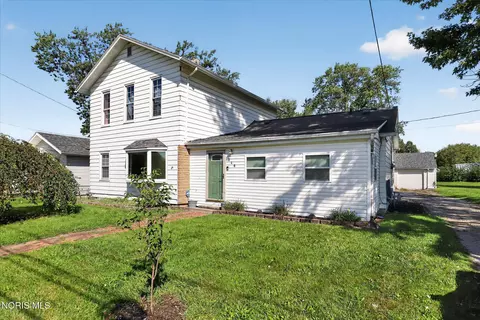 346 W Andrus Rd, Northwood, OH 43619