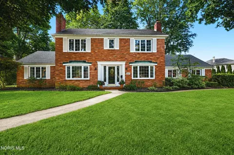3220 Shakespeare Ln, Toledo, OH 43615