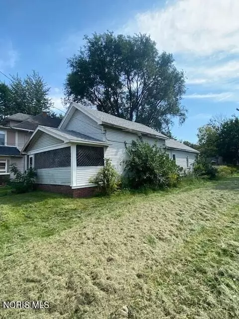 1019 Gordon St, Toledo, OH 43609