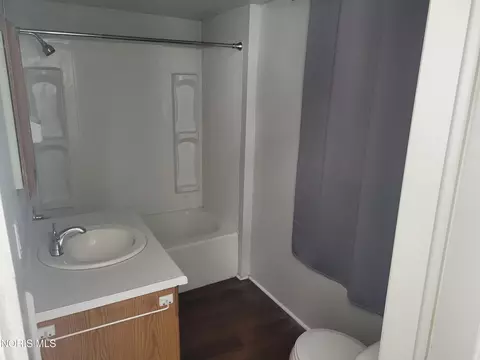 210 N Gilbert St, Ada, OH 45810 photo 4