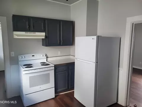 210 N Gilbert St, Ada, OH 45810 photo 3