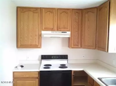 314 E University Ave, Ada, OH 45810 photo 3