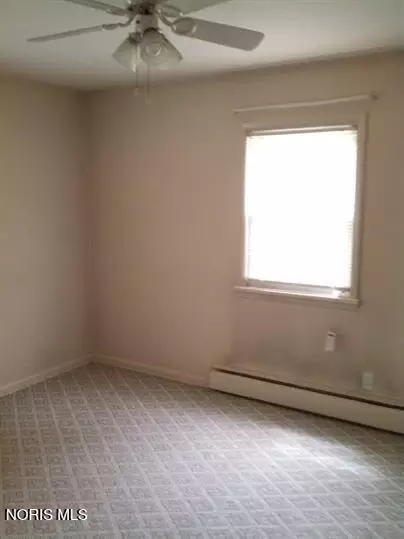 314 E University Ave, Ada, OH 45810 photo 4