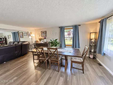 Dining - 816 Springdale Dr, Paulding, OH 45879 photo 3 of 4