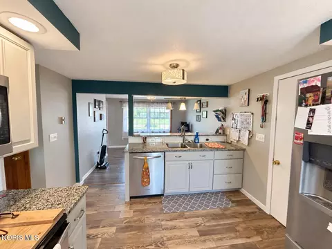 Kitchen - 816 Springdale Dr, Paulding, OH 45879 photo 3 of 3