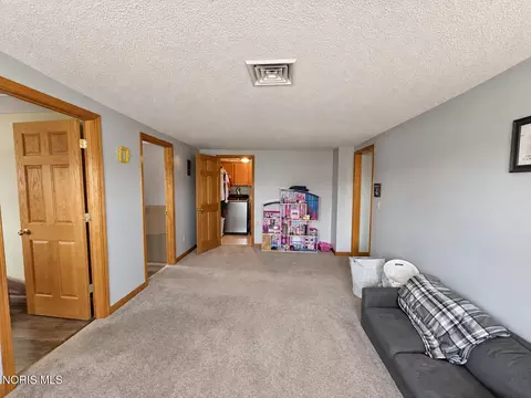 Living - 816 Springdale Dr, Paulding, OH 45879 photo 4 of 4