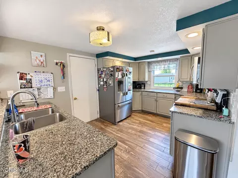 Kitchen - 816 Springdale Dr, Paulding, OH 45879 photo 1 of 3