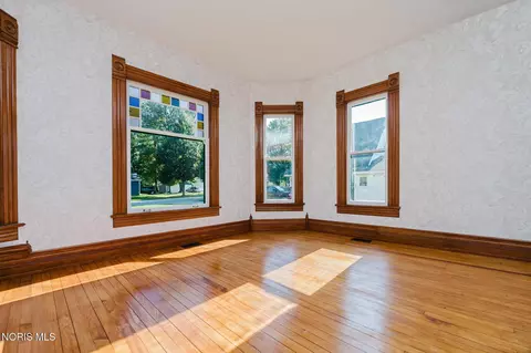 Living - 204 W Main St, Wayne, OH 43466 photo 2 of 8