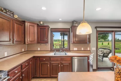 Kitchen - 1733 Spring Forest Dr, Oregon, OH 43616 photo 5 of 5
