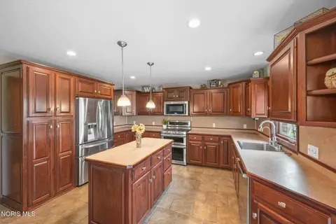 Kitchen - 1733 Spring Forest Dr, Oregon, OH 43616 photo 3 of 5