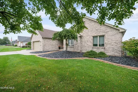 Exterior - 1733 Spring Forest Dr, Oregon, OH 43616 photo 2 of 9