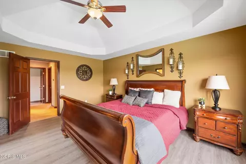 Bedroom - 1733 Spring Forest Dr, Oregon, OH 43616 photo 2 of 6