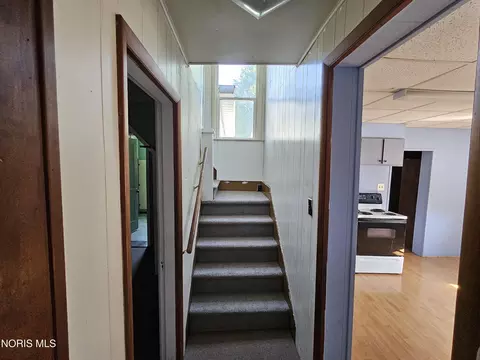 Entry Way - 376 W Spring St, Upper Sandusky, OH 43351 photo 2 of 3