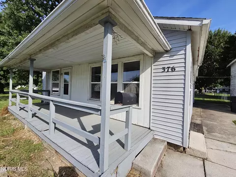 Exterior - 376 W Spring St, Upper Sandusky, OH 43351 photo 2 of 9
