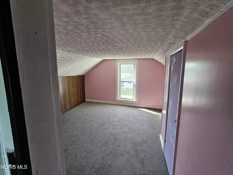 Bedroom - 376 W Spring St, Upper Sandusky, OH 43351 photo 3 of 6