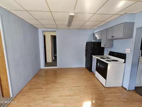 Kitchen - 376 W Spring St, Upper Sandusky, OH 43351 photo 4 of 4