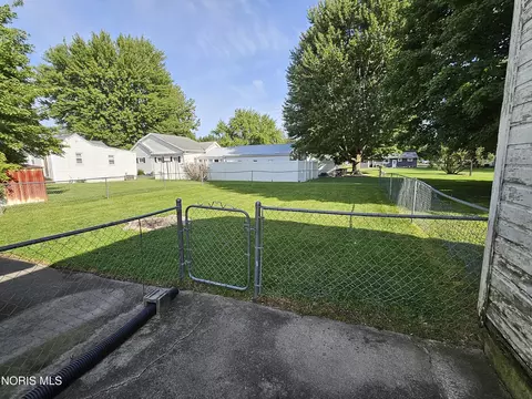 Exterior - 376 W Spring St, Upper Sandusky, OH 43351 photo 6 of 9
