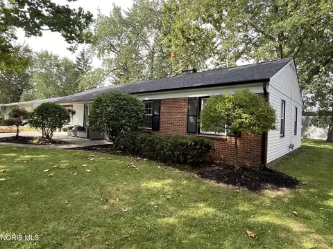 Exterior - 204 John St, Bryan, OH 43506 photo 1 of 5