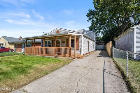 3652 Terrace Dr, Toledo, OH 43611