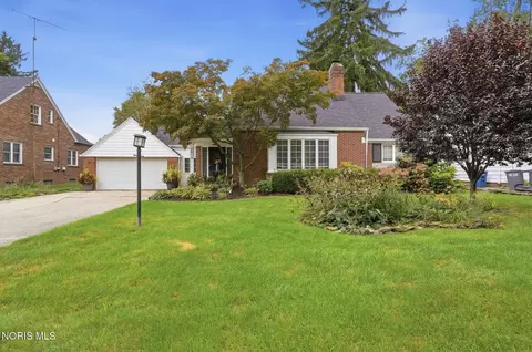 2810 Densmore Dr, Toledo, OH 43606