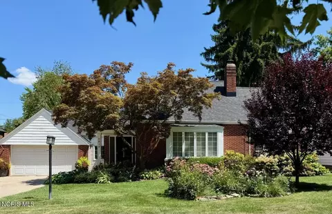 2810 Densmore Dr, Toledo, OH 43606