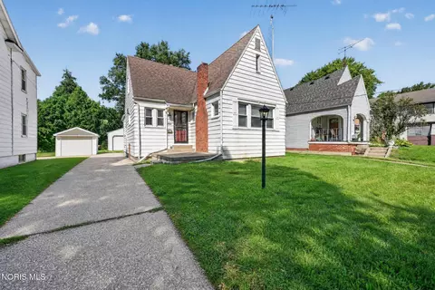 3701 Wallwerth Dr, Toledo, OH 43612