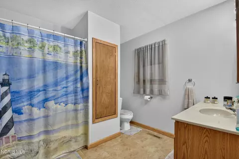 Bath - 322 Lightner St, Bradner, OH 43406 photo 1 of 1