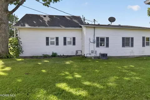 Exterior - 322 Lightner St, Bradner, OH 43406 photo 3 of 8